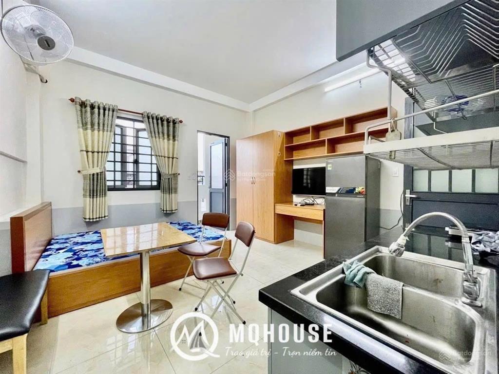 Căn hộ dịch vụ  đầy đủ tiện nghi  ngay đầm sen