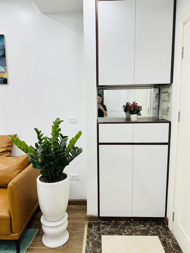 Chính chủ bán gấp trước tết căn hộ 2pn tại nguyễn huy tưởng, giá 5,9 tỷ. 0918 999 ***