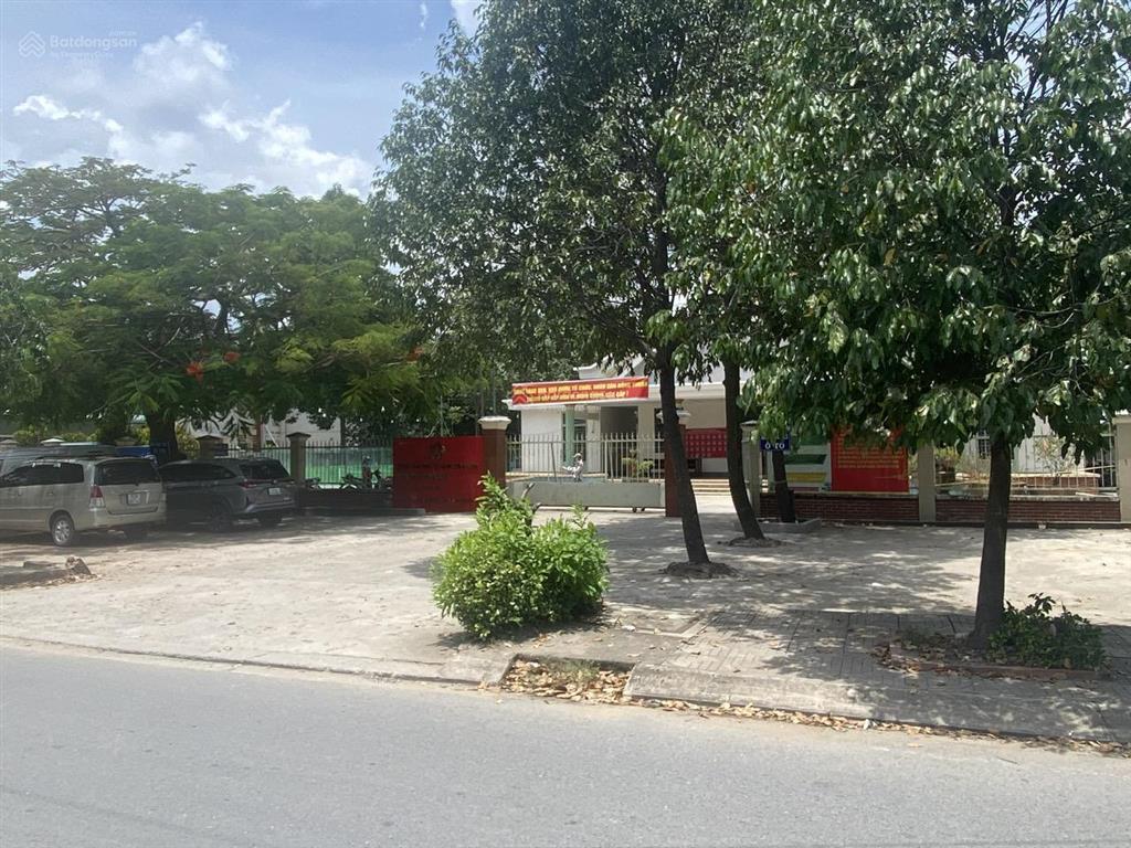 Lô đất thổ cư 90m2 sát bên tthc công xã mỹ hạnh nam