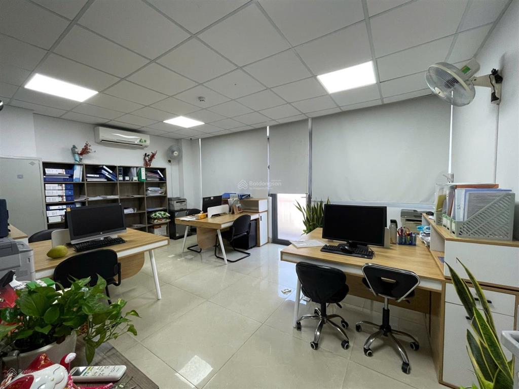 Văn phòng mặt tiền hoàng trọng mậu, p. tân hưng giá 12 triệu sẵn nội thất mới 100%