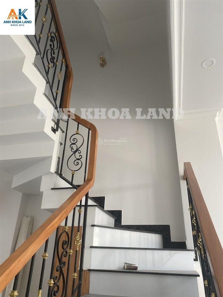 Bán gấp nhà 3 tầng + tum đường 11 trường thọ  76.2m2  hẻm ô tô