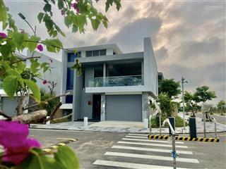 Biệt thự siêu rộng , siêu đẹp  view sông cổ cò cạnh 2 sân golf lớn  cho thuê 160 triêu/tháng.