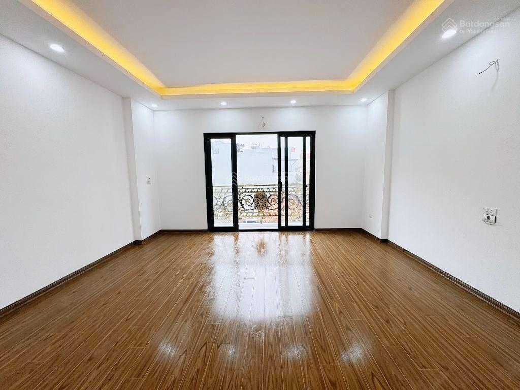 Nhà đẹp gần đường trần phú, hà đông, 5t thoáng sáng, dt 99m2, ô tô đỗ cửa, chỉ 15 tỷ