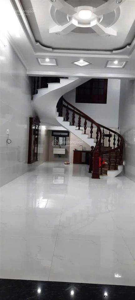 Bán hoặc cho thuê nhà trong ngõ phố đỗ nhuận 193 văn cao