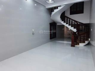 Bán hoặc cho thuê nhà trong ngõ phố đỗ nhuận 193 văn cao