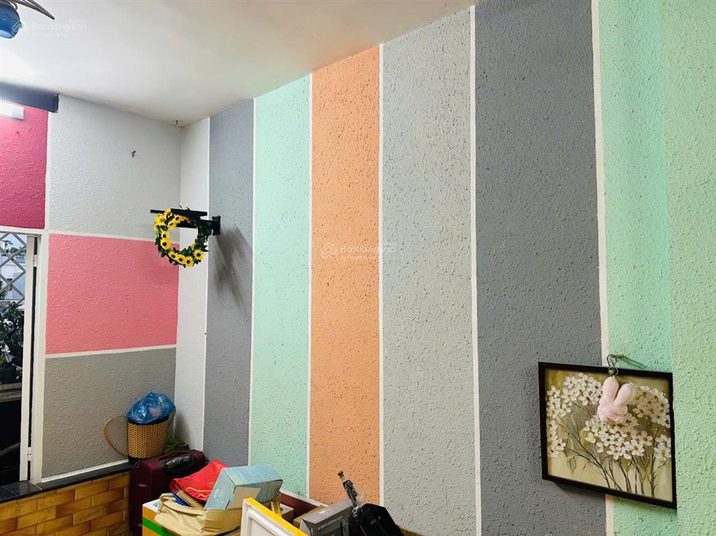 Cho 1 nữ độc thân sinh viên hoặc đi làm, thuê phòng lầu 2 đẹp giá rẻ, 20 m2