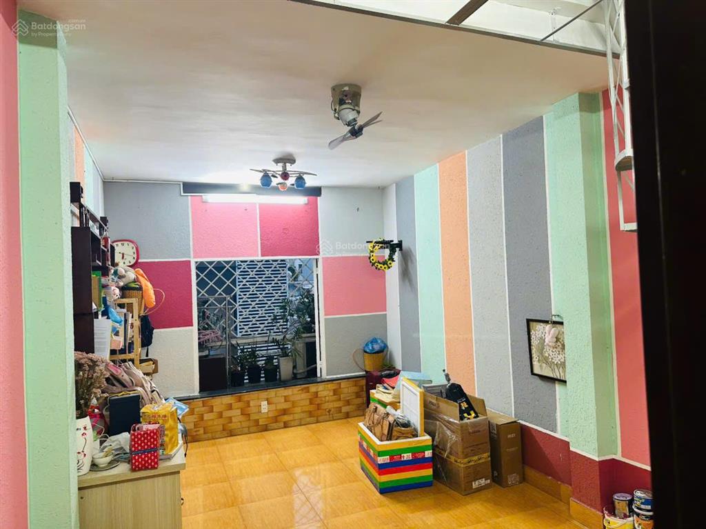 Cho 1 nữ độc thân sinh viên hoặc đi làm, thuê phòng lầu 2 đẹp giá rẻ, 20 m2