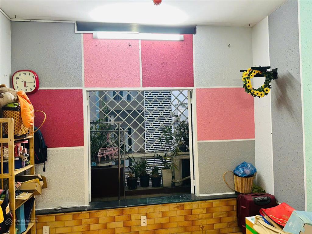 Cho 1 nữ độc thân sinh viên hoặc đi làm, thuê phòng lầu 2 đẹp giá rẻ, 20 m2
