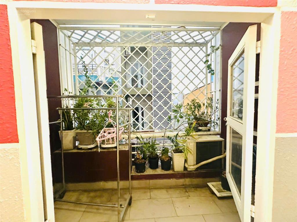 Cho 1 nữ độc thân sinh viên hoặc đi làm, thuê phòng lầu 2 đẹp giá rẻ, 20 m2