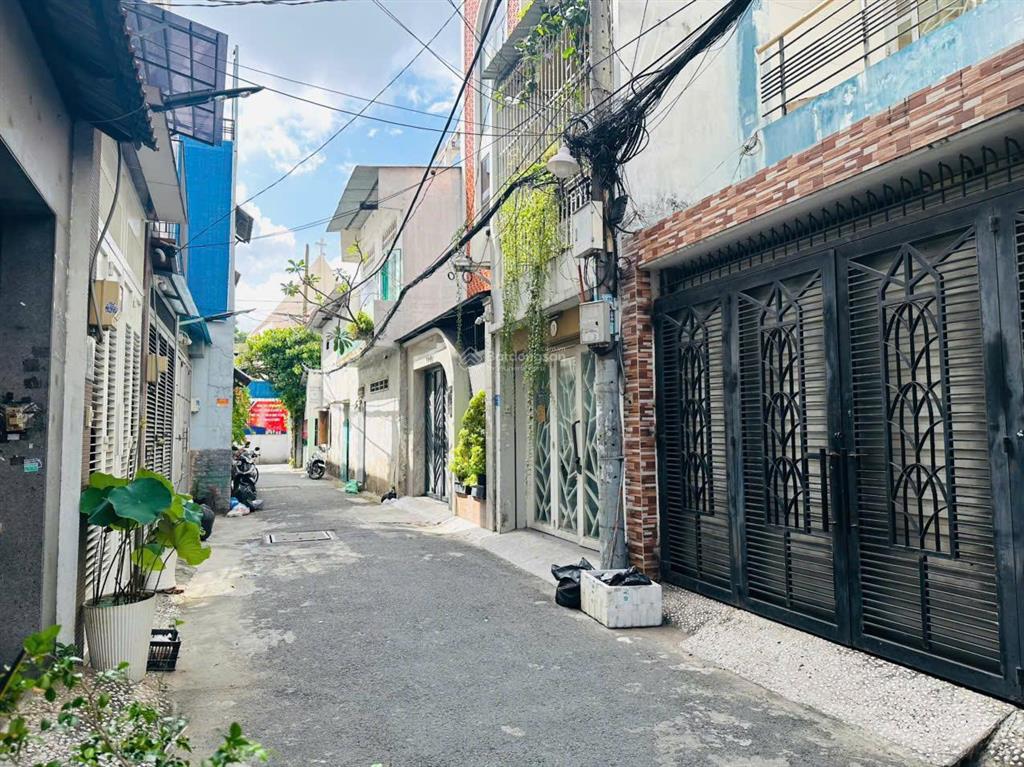Cho 1 nữ độc thân sinh viên hoặc đi làm, thuê phòng lầu 2 đẹp giá rẻ, 20 m2