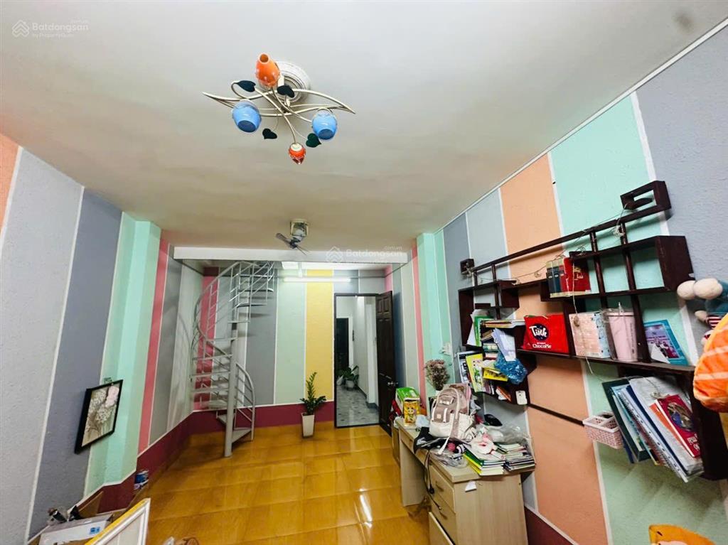 Cho 1 nữ độc thân sinh viên hoặc đi làm, thuê phòng lầu 2 đẹp giá rẻ, 20 m2