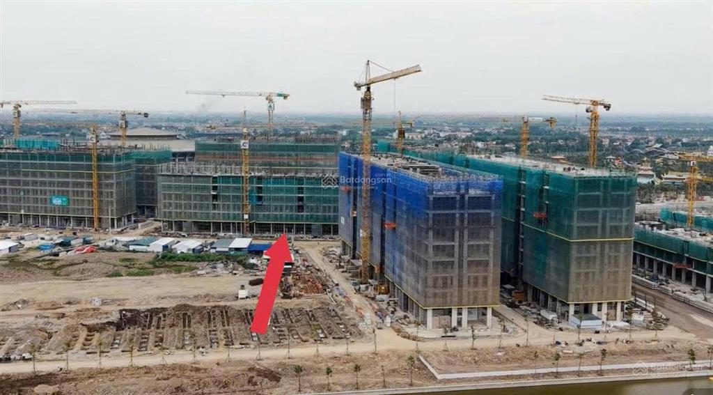 Hàng hiếm chỉ còn 1 căn khối đế chân chung cư sunurban city  đối diện công viên & trường học