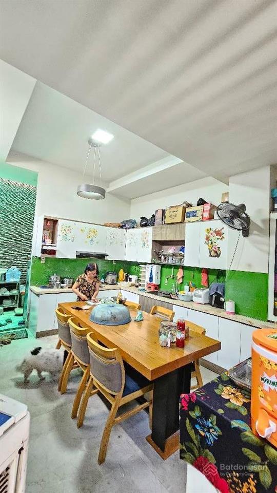 Ngộp nhà mặt tiền chợ tân hương  tây sơn, phú thọ hoà, tân phú  15p tới sân bay,sát aeon mall