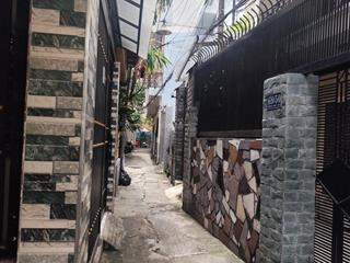 Nhà tt q5 , cách q1 2p, hêm thông tiện ích ko thiếu j