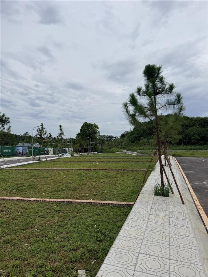 Bán đất phân lô khu vực hoà lạc giá 25 triệu /m2
