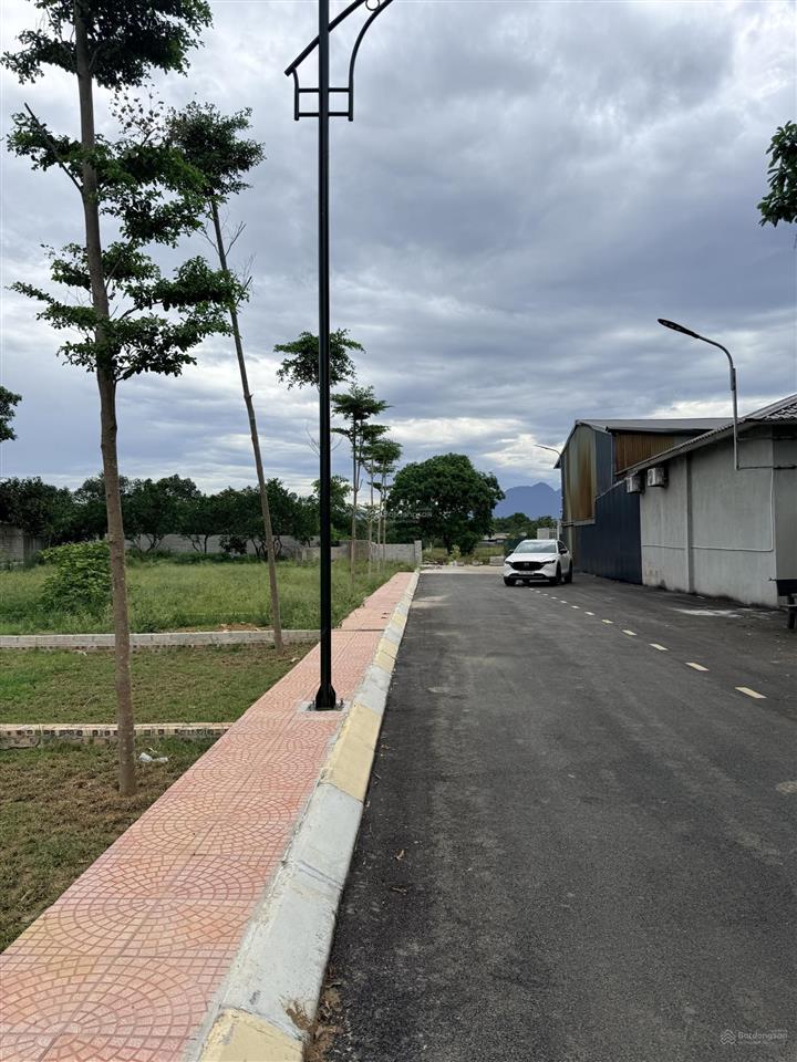 Bán đất phân lô khu vực hoà lạc giá 25 triệu /m2