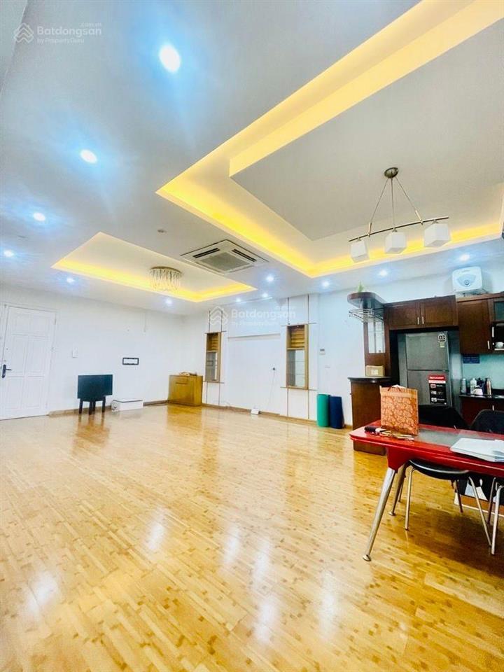 Chỉ quanh 8 tỷ  bán căn hộ 3pn siêu rộng  135m ngay mặt đường  ngô thì nhậm hà đông