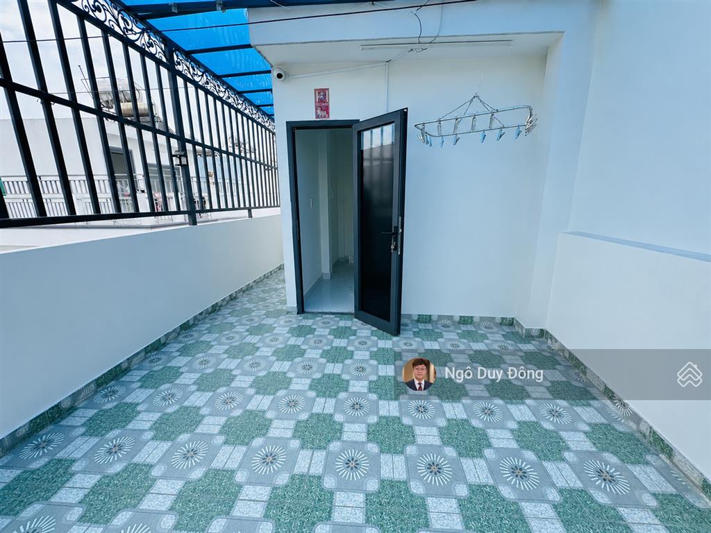 Nhà mới 4 tầng lô góc 50m2, hẻm xe hơi ngủ trong nhà  nhỉnh 5 tỷ  cạnh cầu chà và quận 8