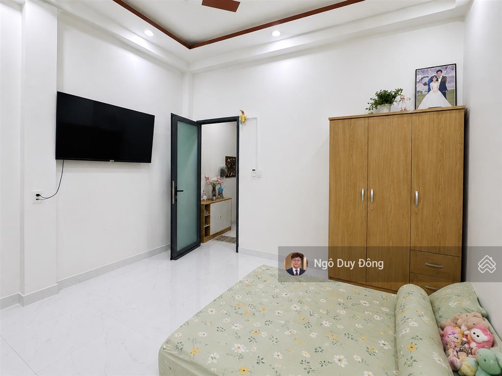 Nhà mới 4 tầng lô góc 50m2, hẻm xe hơi ngủ trong nhà  nhỉnh 5 tỷ  cạnh cầu chà và quận 8