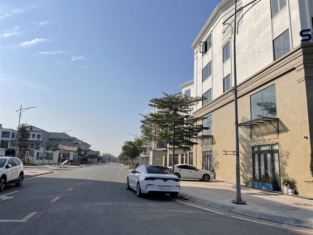 Bán shophouse square city, quốc lộ 3, giá thỏa thuận, 117m2, view đẹp trục 24m