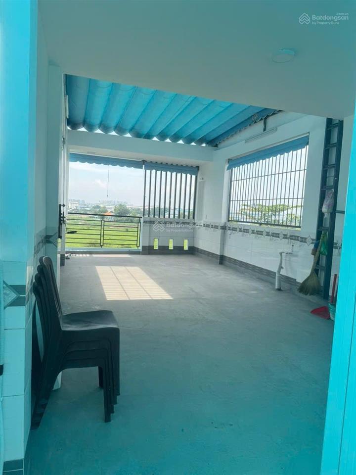 Cần bán căn nhà mặt tiền kinh doanh đường dương thị giang đối diện ga tham lương sài gòn