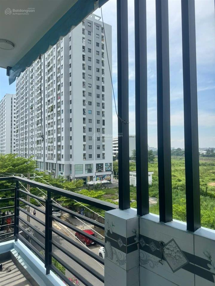 Cần bán căn nhà mặt tiền kinh doanh đường dương thị giang đối diện ga tham lương sài gòn