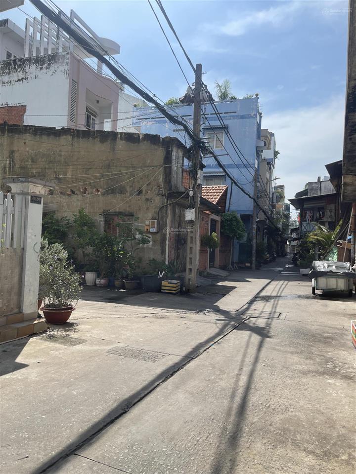 Quận 11 nhà cũ tiện xây mới  xe hơi tới cửa  4,5m x 26m  lô góc 2 mặt thoáng, giá chỉ 83tr/m2