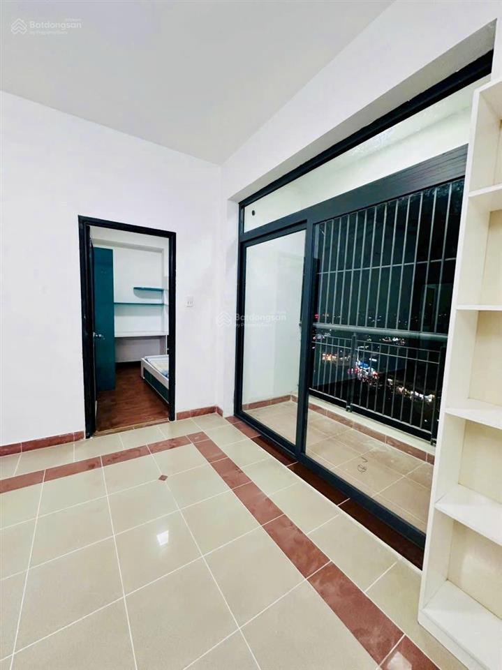 Bán chung cư 312 ngay vòng xoay đầm sen, sổ hồng sẵn, nhà cao ban công thoáng mát, sạch sẽ