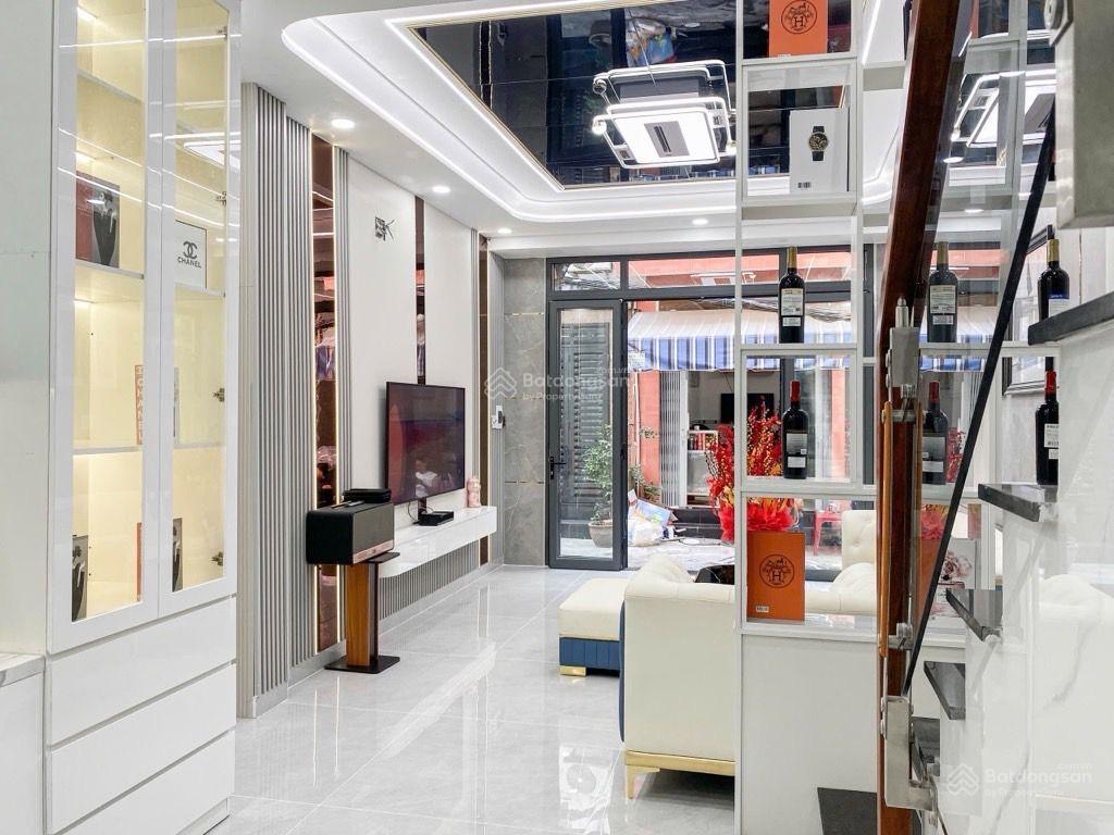 Quận 11, nhà ông ích khiêm mới đẹp, ở liền đủ nội thất, 3pn có phòng dưới trệt, căn góc thoáng