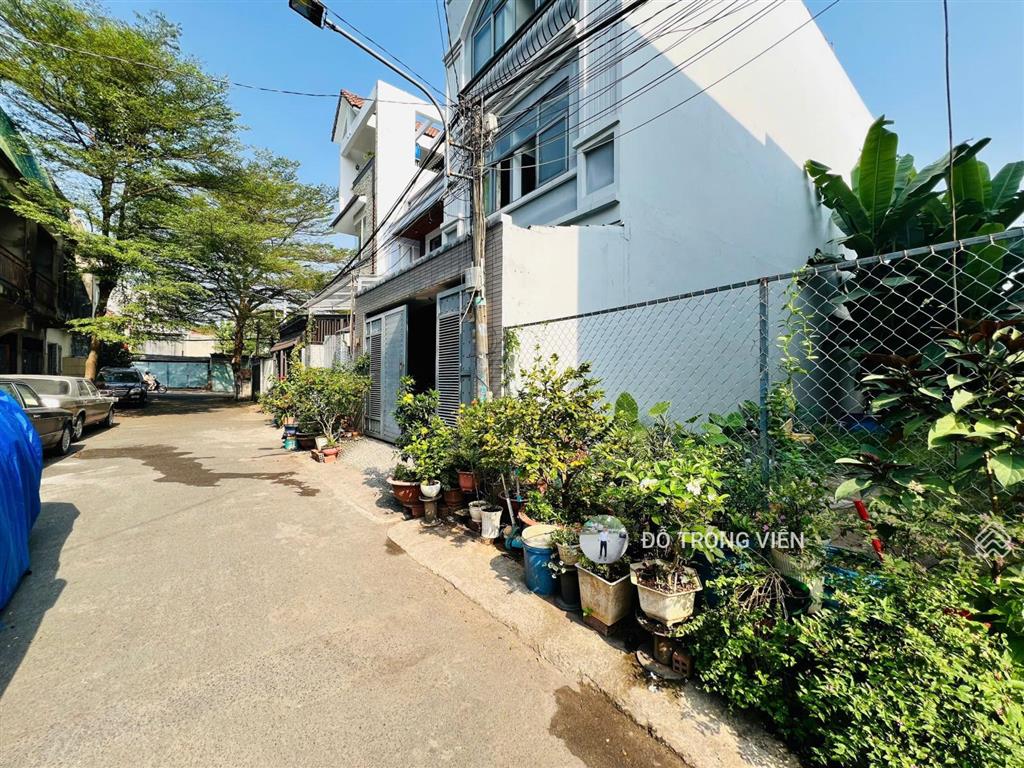 Tn 25tr/tháng  nhà mới 3 tầng hẻm nhánh lê văn việt  ngang rộng 5.5m