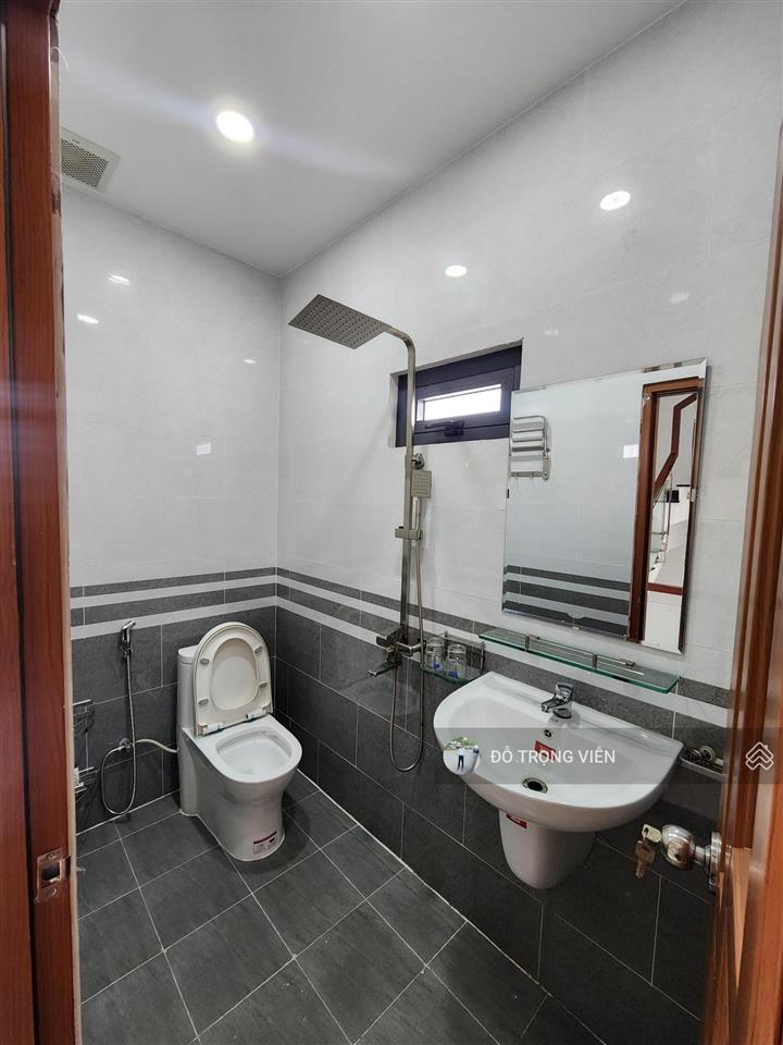 Nhà mới 5 tầng  mặt tiền đường  p. trường thọ  88.7m2