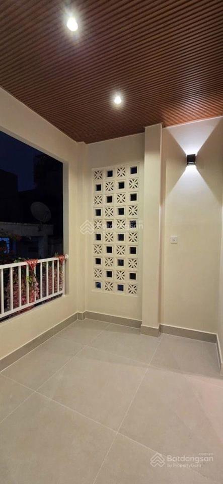 Khu dân cư yên tĩnh vài bước chân ra đường xe lớn nhà mới sang xịn mịn