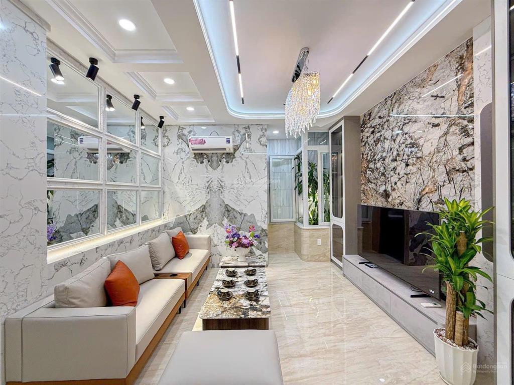 Hàng hiếm nhà vừa hoàn thiện xây mới từ móng đến mái sang trọng từng chi tiết xe hơi ngủ trong nhà