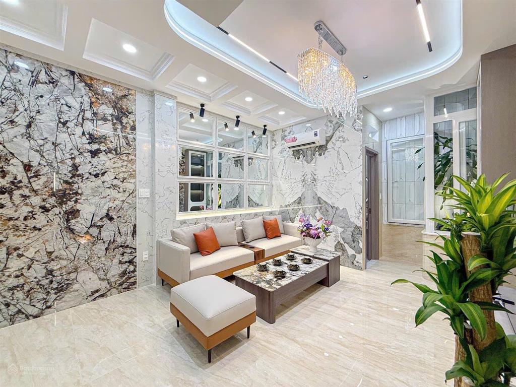 Hàng hiếm nhà vừa hoàn thiện xây mới từ móng đến mái sang trọng từng chi tiết xe hơi ngủ trong nhà