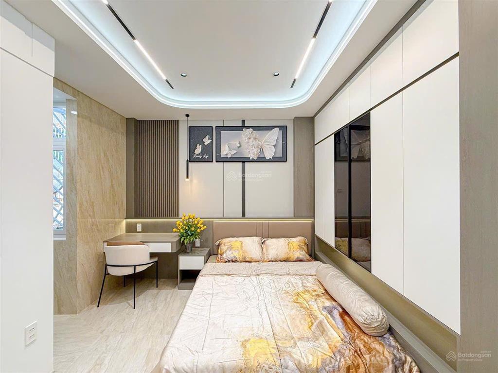 Hàng hiếm nhà vừa hoàn thiện xây mới từ móng đến mái sang trọng từng chi tiết xe hơi ngủ trong nhà