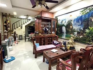 Mê ly! quan hoa, ba gác tránh. 20m ra phố, ngõ thông các ngả, giếng trời thoáng sáng, nội thất xịn