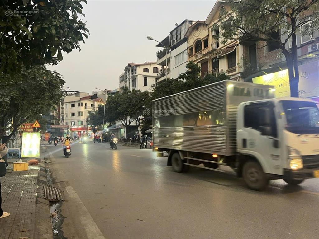 Bán 35m2 đất văn quán phân lô vỉa hè ô tô tránh k lỗi lầm xung quanh vô vàn tiện ích