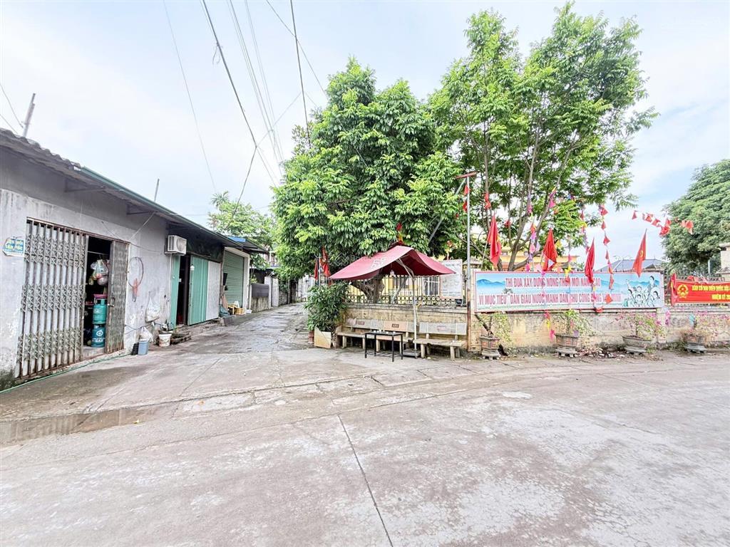 Cần bán 2 mảnh đất mỹ đức 80m2  mt 5.1m, đường thông, ô tô vào, cách vđ 5 vài trăm m, sát nvh thôn