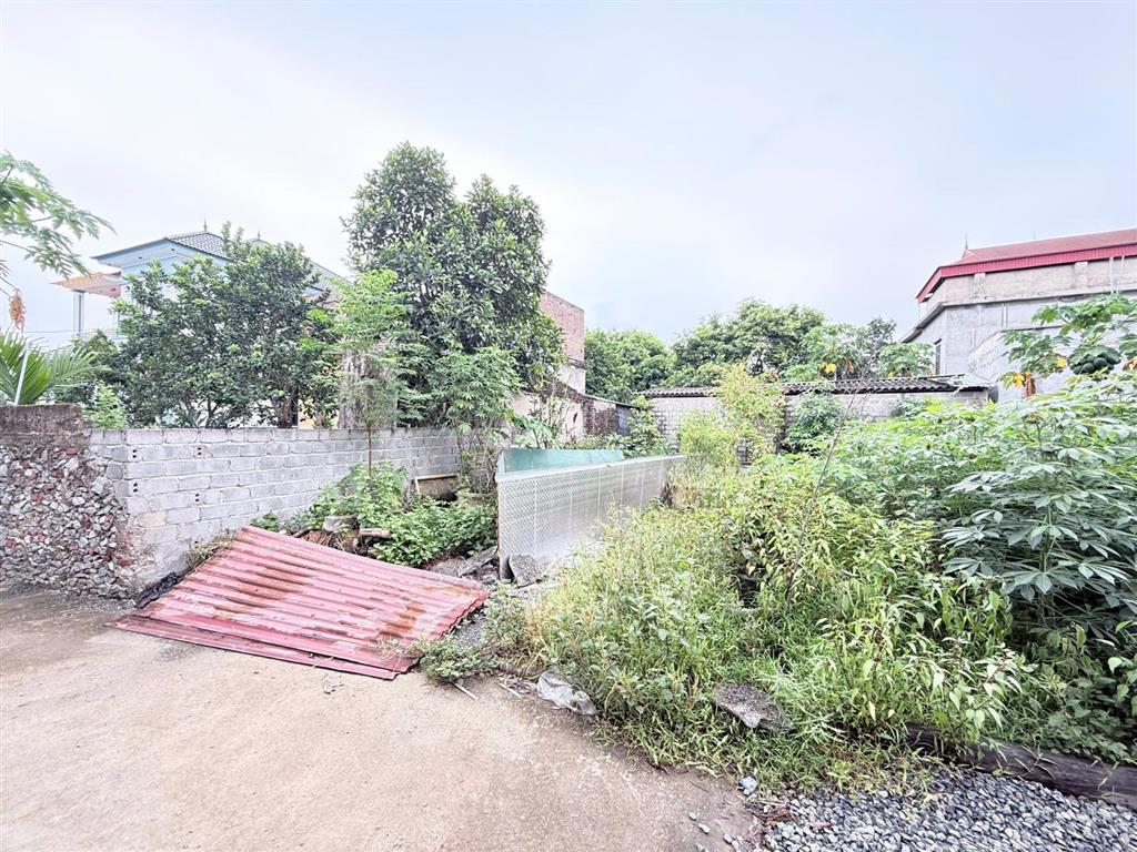 Cần bán 2 mảnh đất mỹ đức 80m2  mt 5.1m, đường thông, ô tô vào, cách vđ 5 vài trăm m, sát nvh thôn