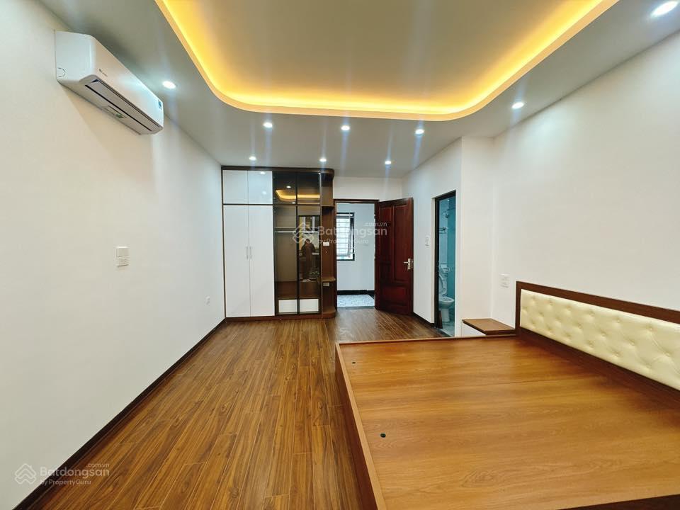 Bán nhà hoàng hoa thám 5t thang máy 38m2 giá 10,5 tỷ