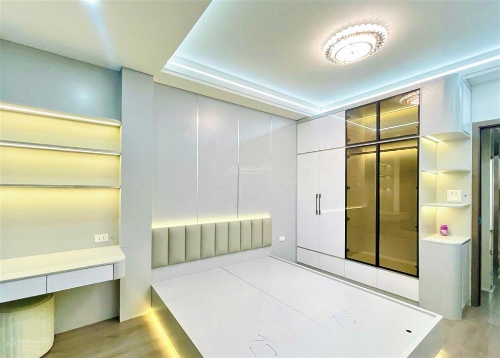 Bán nhà ngõ 1194 đường láng, phân lô ô tô, 2 thoáng, nhà mới 5 tầng thang máy, nhỉnh 15 tỷ