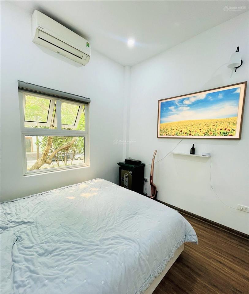 Bán nhà đẹp ở ngay phố giang văn minh ba đình, gần phố, kinh doanh, 33.7m2, nhỉnh 12 tỷ