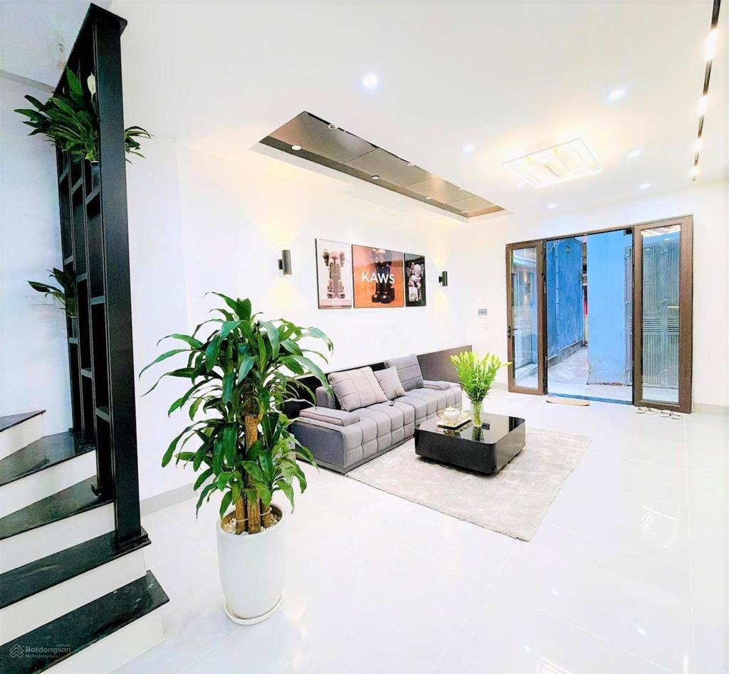 Bán nhà riêng phố vạn bảo ba đình, ngõ thông, ô tô, 33m2 5 tầng, 10.55 tỷ