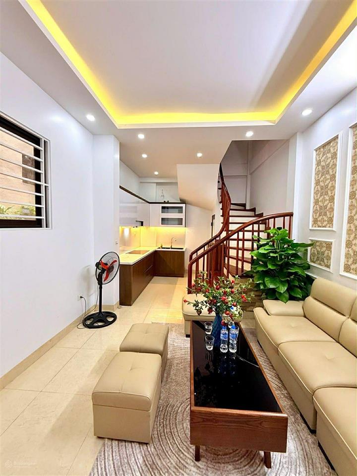 Bán nhà riêng phố pháo đài láng, 31m 5t, nhà đẹp ở ngay, 9.5 tỷ