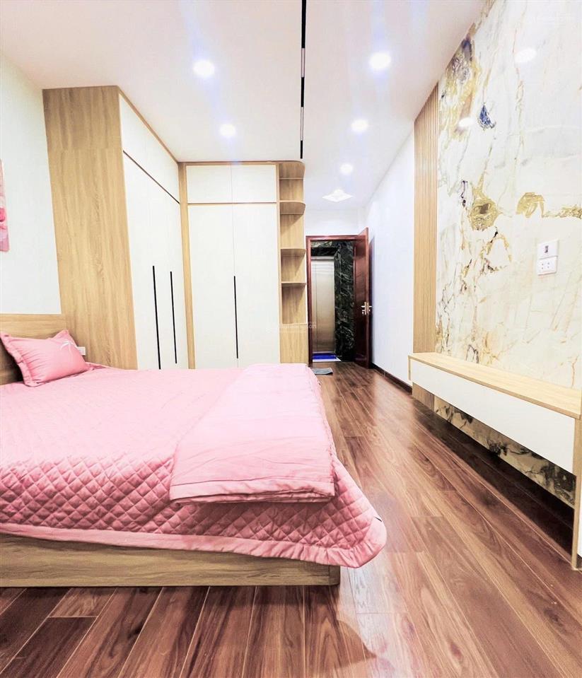Cần bán gấp, nhà thái thịnh  đống đa, 32m2 * 5 tầng, mới kính koong, 8.9 tỷ
