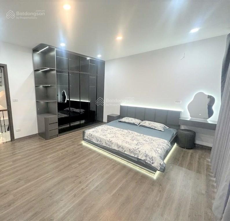 Nhà riêng phố nguyên hồng, ngõ rộng thênh thang, nhà đẹp, thang máy xịn, 10,5 tỷ.