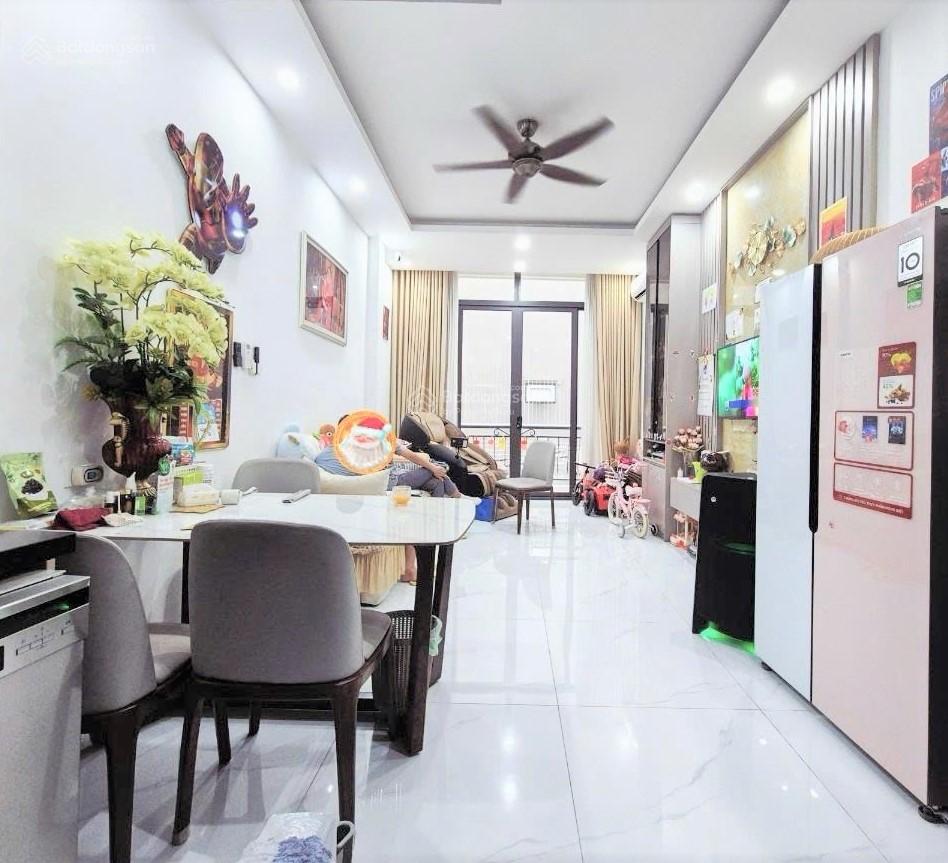 Nhỉnh 15 tỷ, nhà riêng ngõ ô tô, kinh doanh, phố kim mã, quận ba đình, gần công viên, trường học