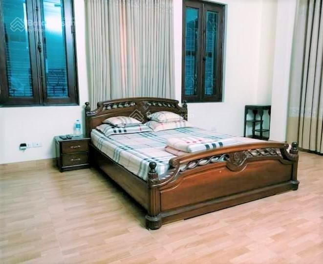 Nhỉnh 14 tỷ, nhà riêng 35m2, ngõ ô tô, kinh doanh, đường la thành, gần công viên thủ lệ