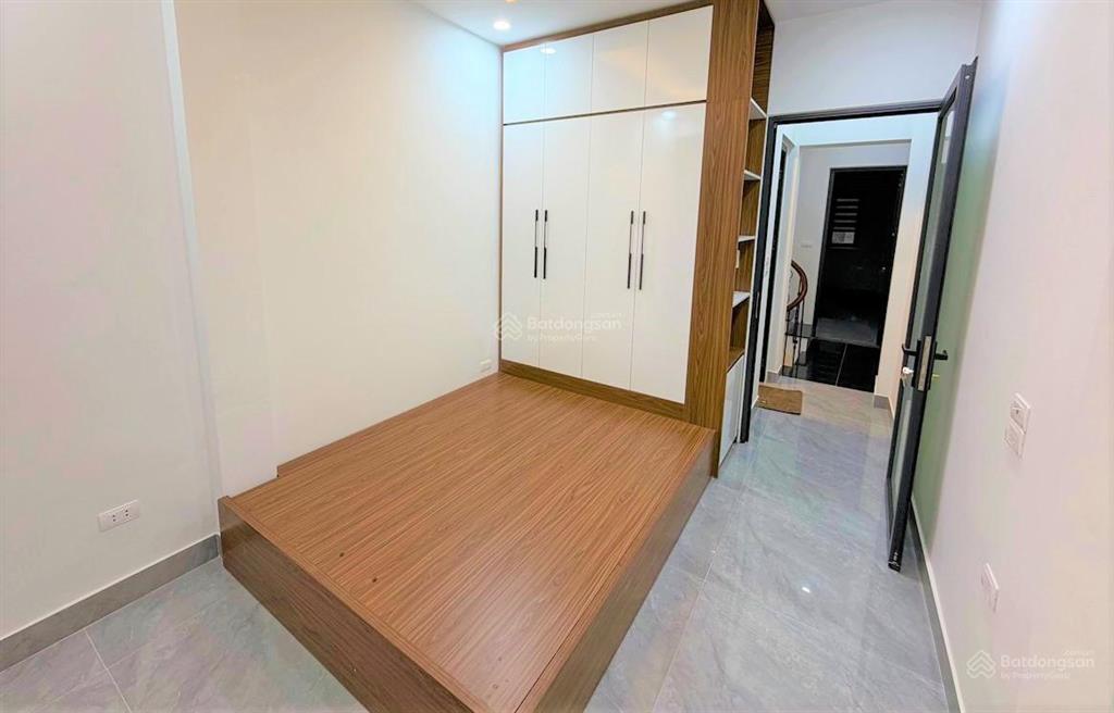 Bán nhà đẹp ngọc khánh  ba đình, 2 thoáng trước sau, 33m2, 5 tầng, 6 ngủ thoáng sáng, 9,8 tỷ