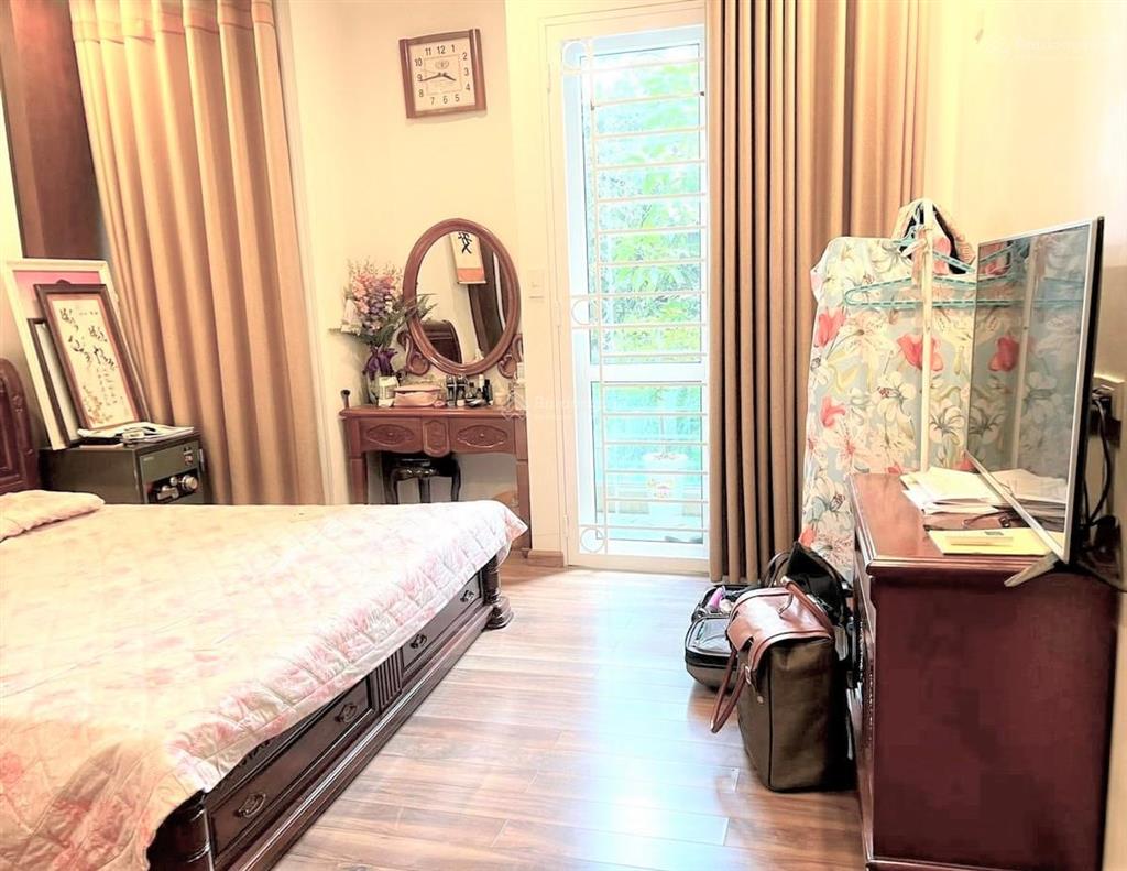 Bán nhà lô góc, gần phố, đường la thành, giảng võ, 45m2, 6 ngủ, 11 tỷ